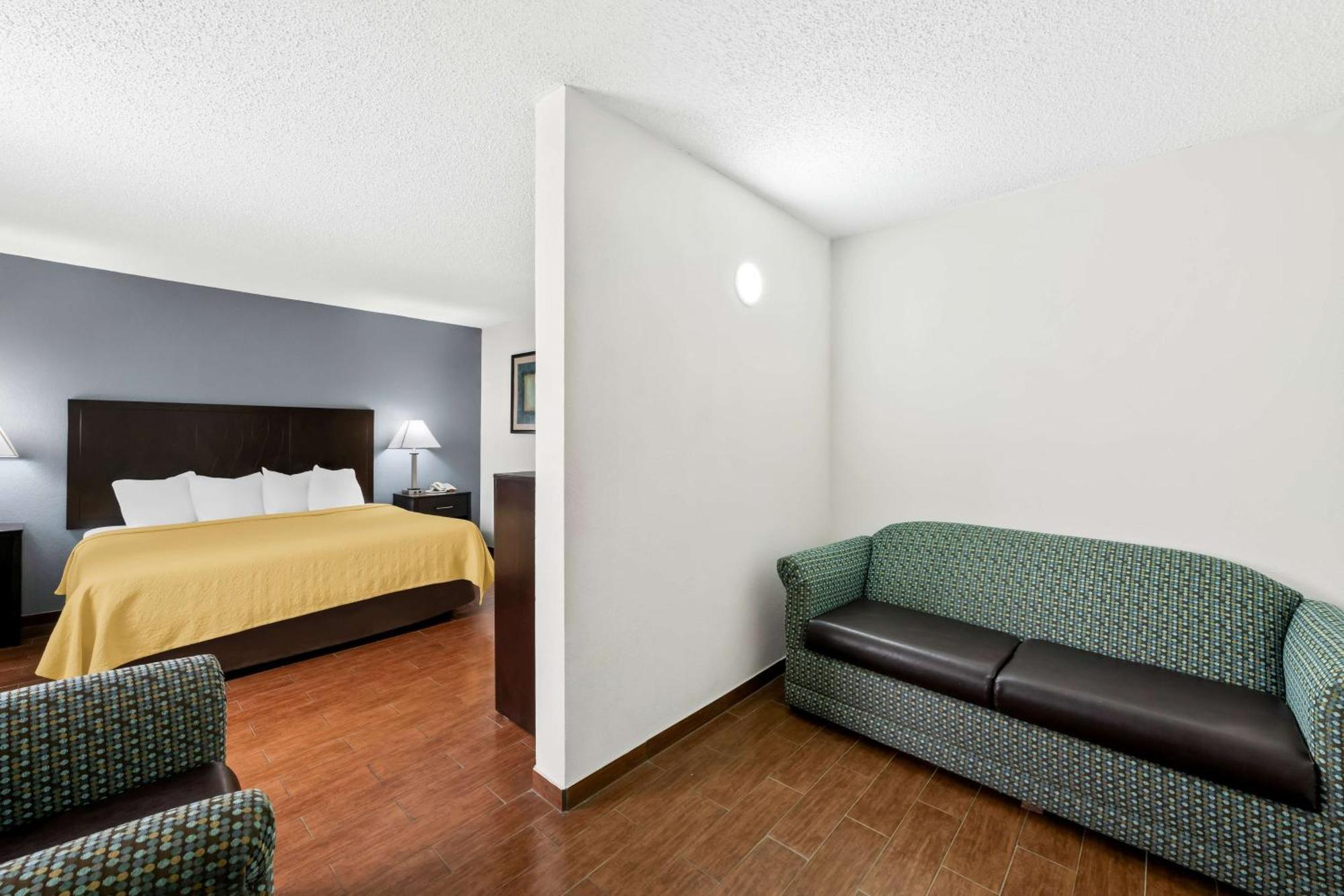 Surestay Plus Hotel By Best Western Lubbock Medical Center Экстерьер фото