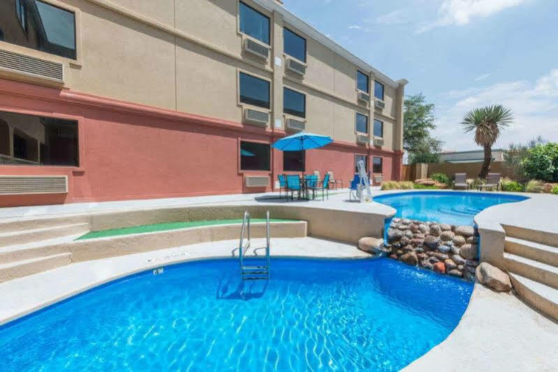 Surestay Plus Hotel By Best Western Lubbock Medical Center Экстерьер фото